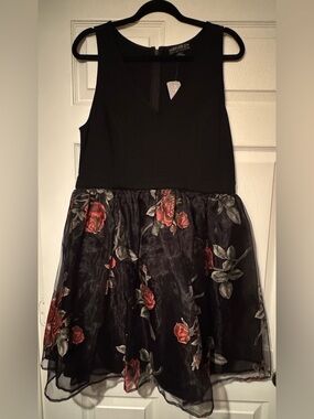 NWT Forever 21 Sz 0X Black Dress with Red Rose Floral Tulle Skirt